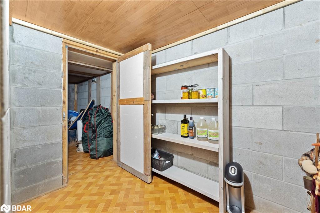 7732 9th Line Property Photo 33