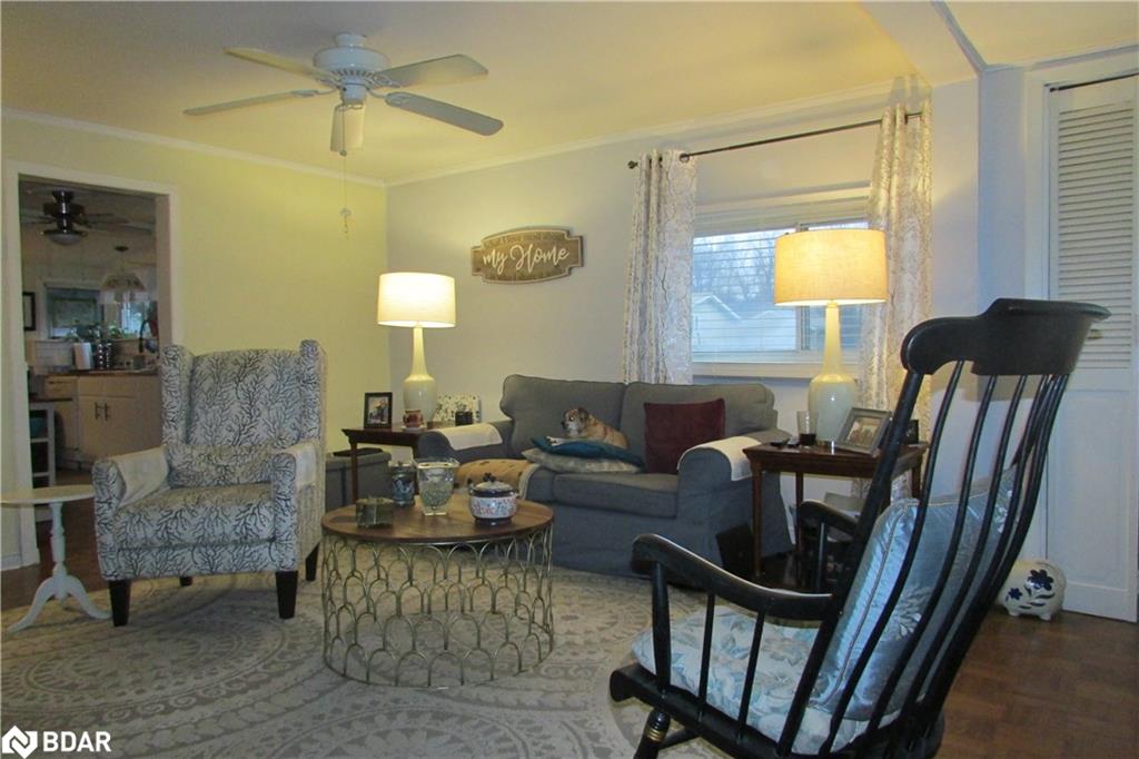 3286 Oak Street Property Photo 4
