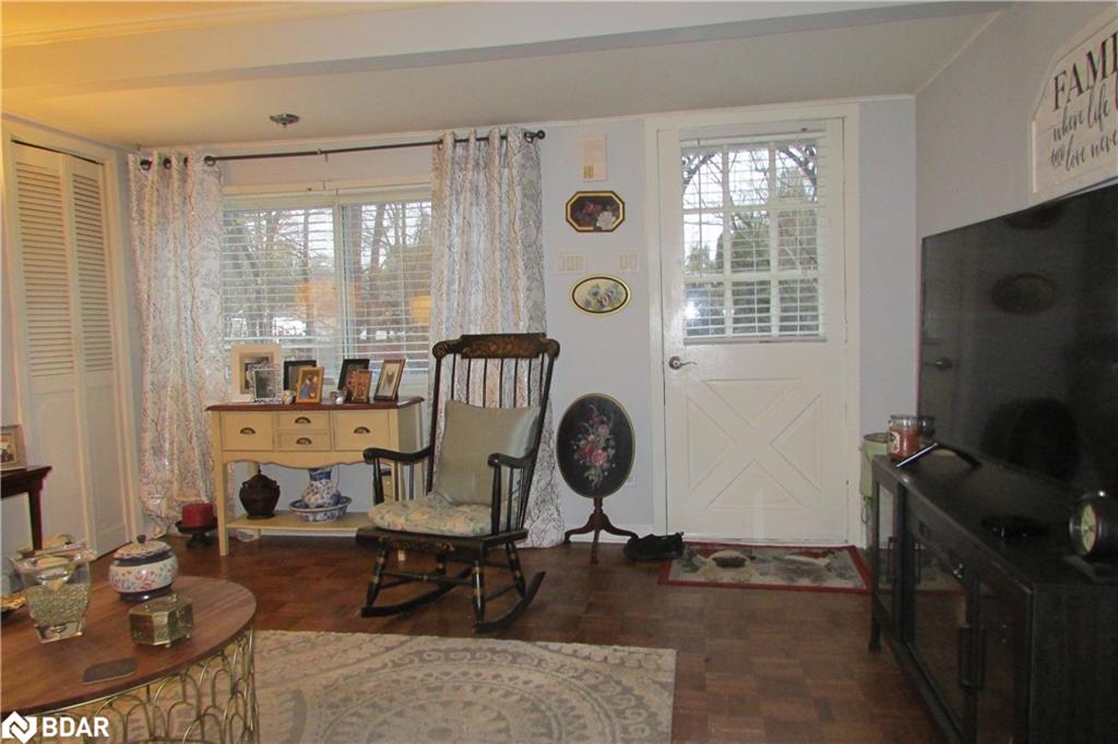 3286 Oak Street Property Photo 5