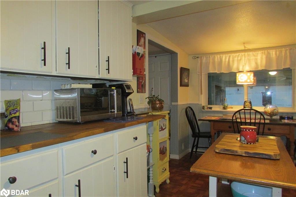 3286 Oak Street Property Photo 9