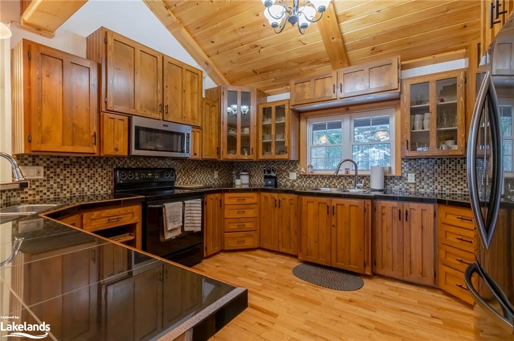 2878 Muskoka Road 118 W Property Photo 26