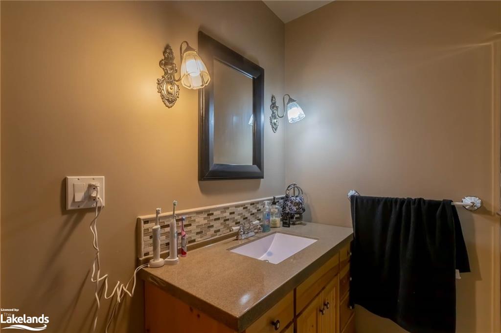2878 Muskoka Road 118 W Property Photo 35