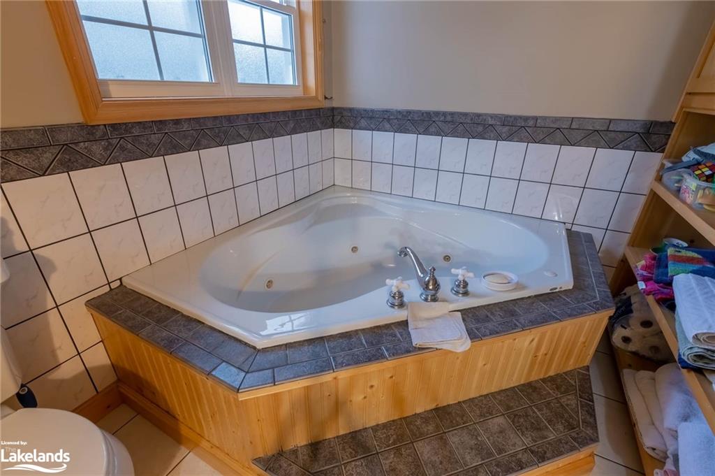 2878 Muskoka Road 118 W Property Photo 36
