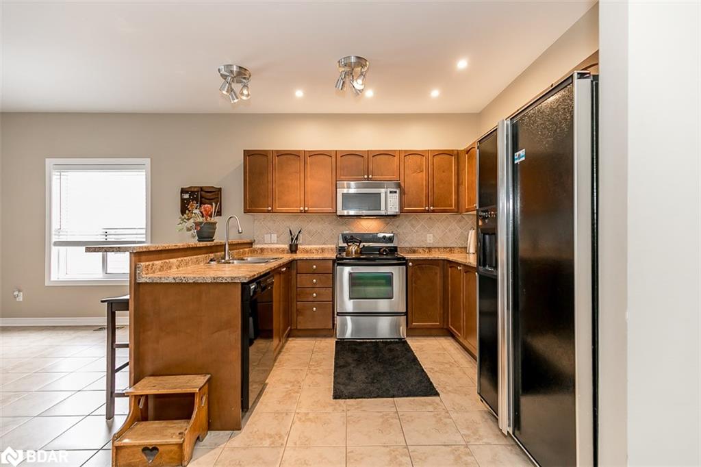 212 Berry Street Property Photo 9