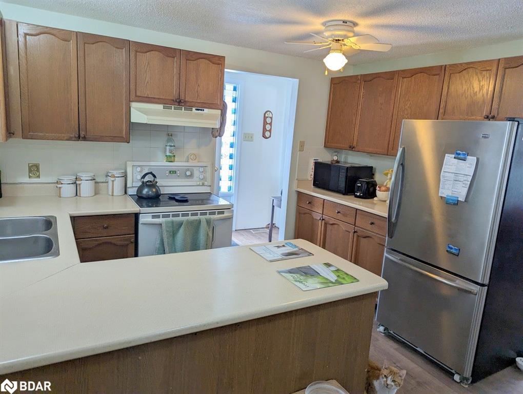 33 Royal Oak Drive Property Photo 5