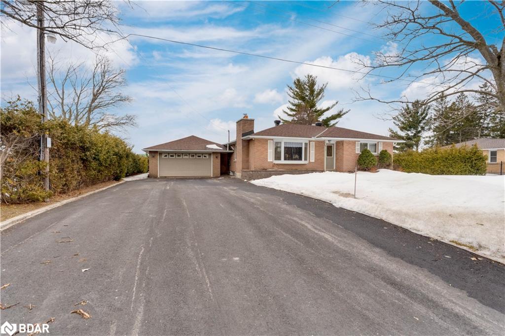 613 Mapleview Drive E Property Photo 7