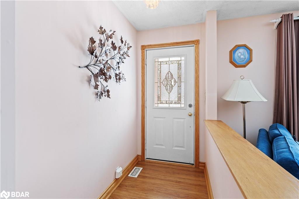 613 Mapleview Drive E Property Photo 9