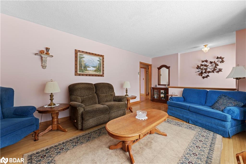 613 Mapleview Drive E Property Photo 12