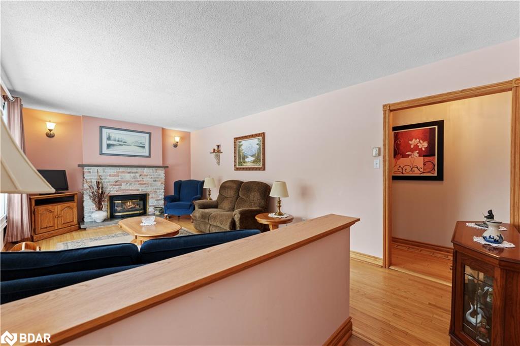 613 Mapleview Drive E Property Photo 13