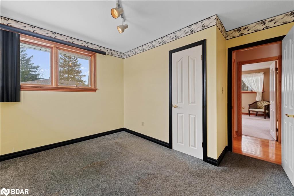 613 Mapleview Drive E Property Photo 17