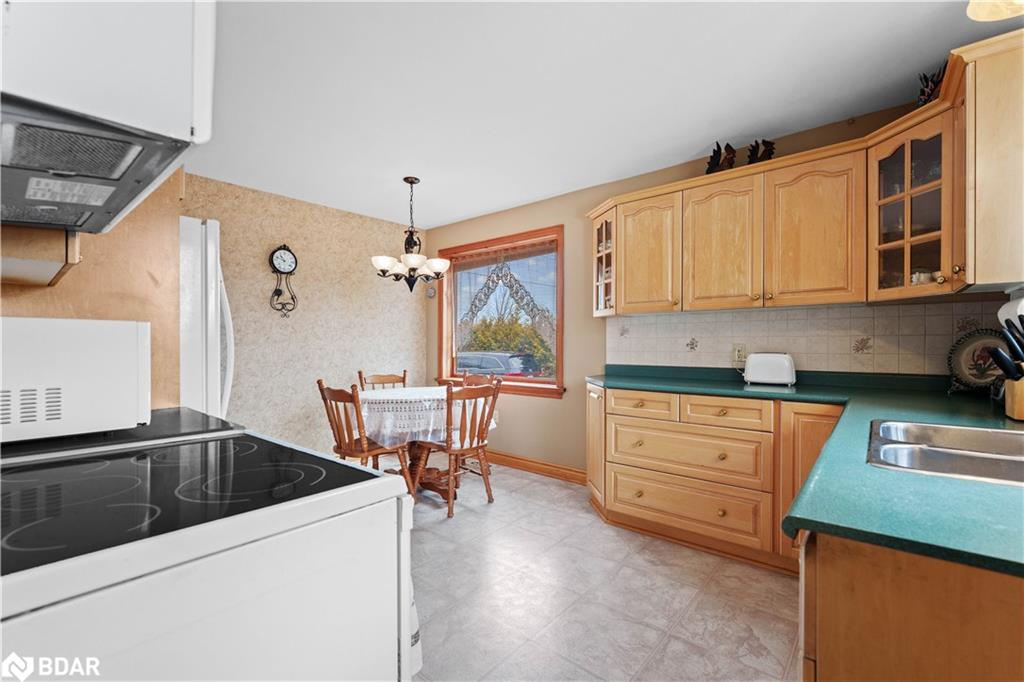 613 Mapleview Drive E Property Photo 21
