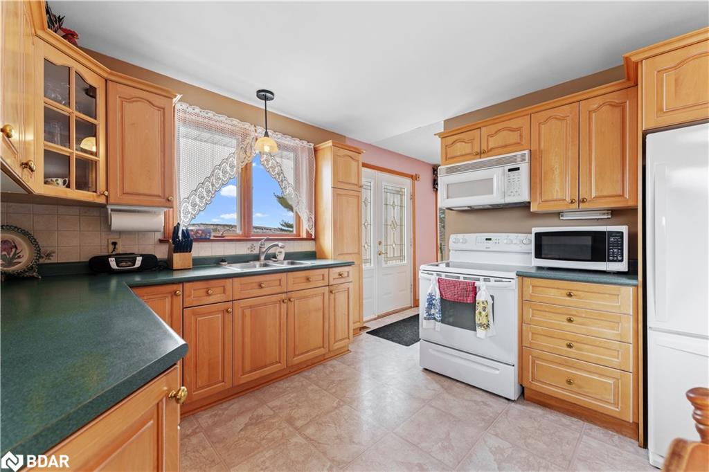 613 Mapleview Drive E Property Photo 24