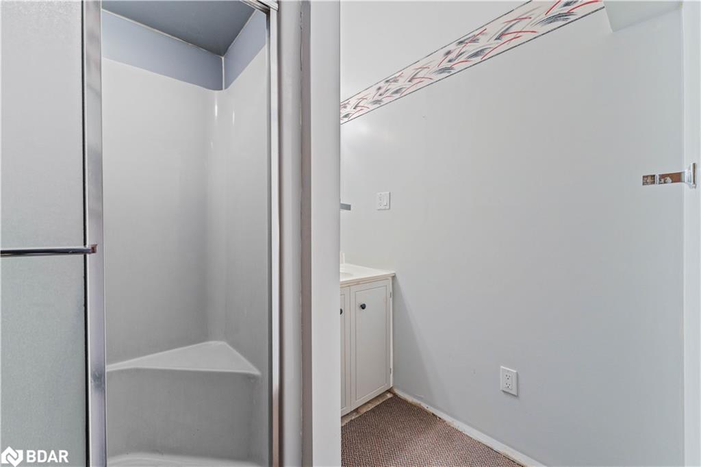613 Mapleview Drive E Property Photo 31