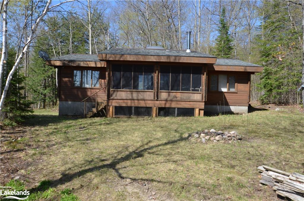 1034 Lisgar Trail N Property Photo 2