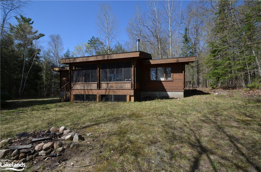 1034 Lisgar Trail N Property Photo 3