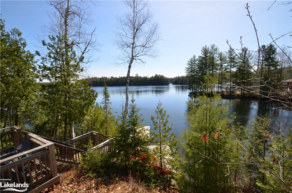 1034 Lisgar Trail N Property Photo 6