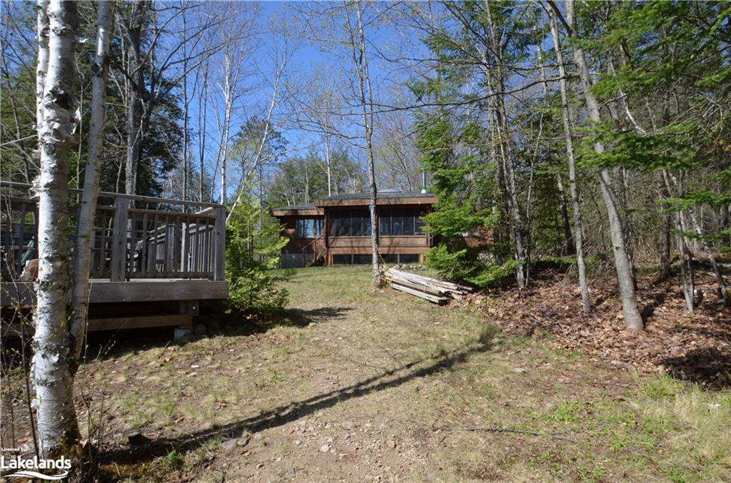 1034 Lisgar Trail N Property Photo 7