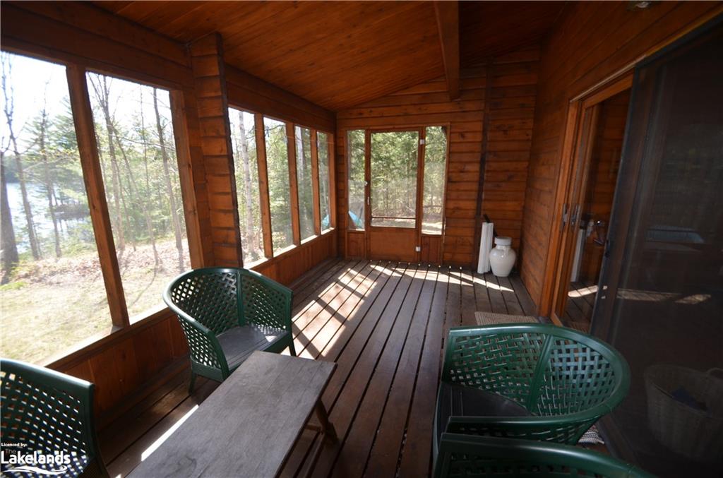 1034 Lisgar Trail N Property Photo 12