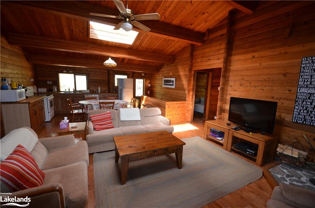 1034 Lisgar Trail N Property Photo 14