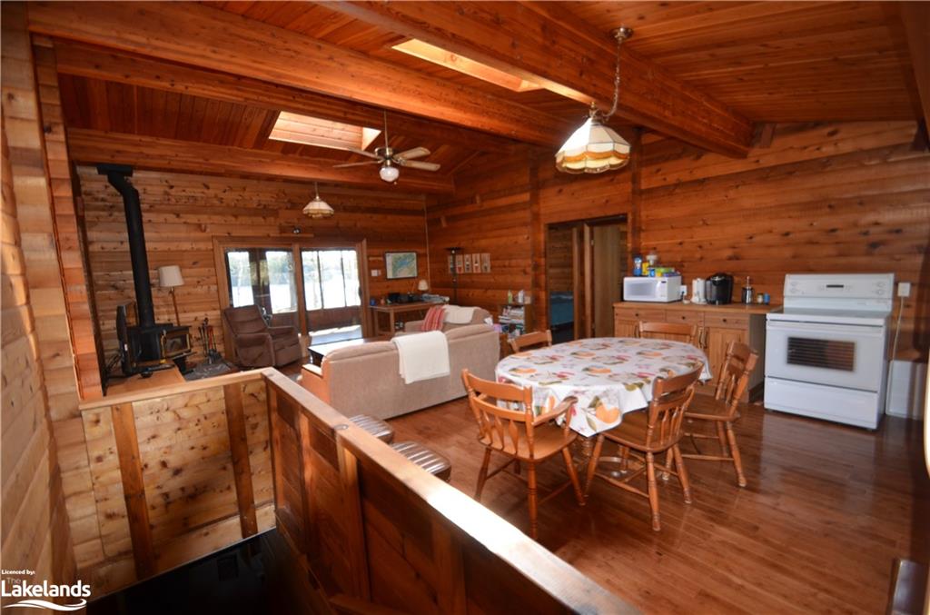 1034 Lisgar Trail N Property Photo 17