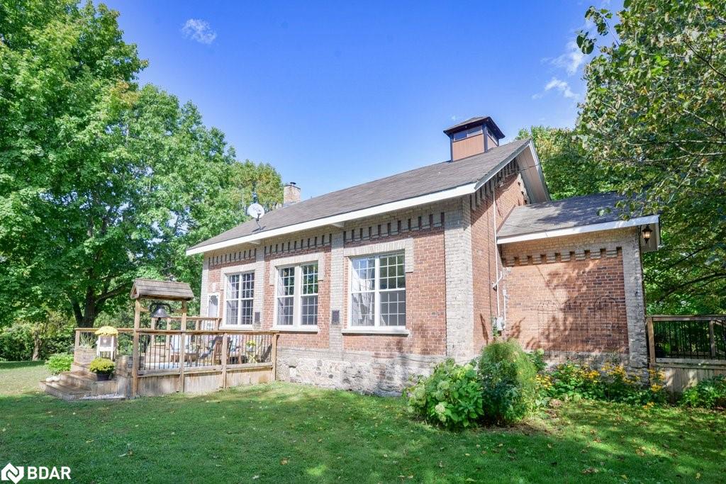 17 Richmond Street E Property Photo 2