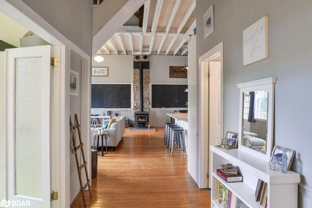 17 Richmond Street E Property Photo 3