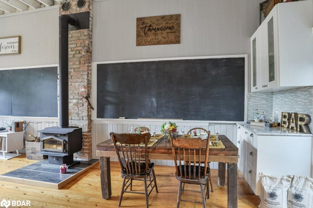 17 Richmond Street E Property Photo 11