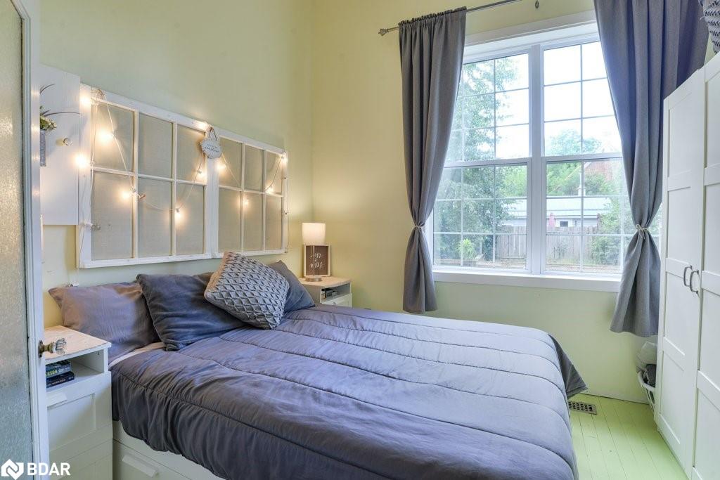17 Richmond Street E Property Photo 13