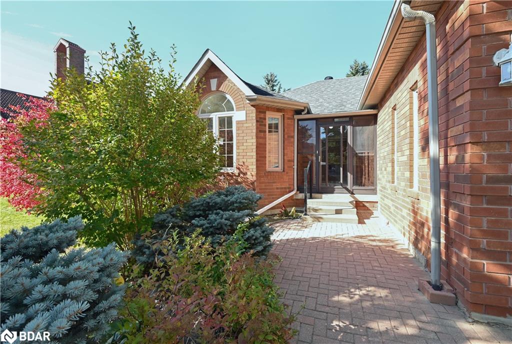 154 King Street S Property Photo 3