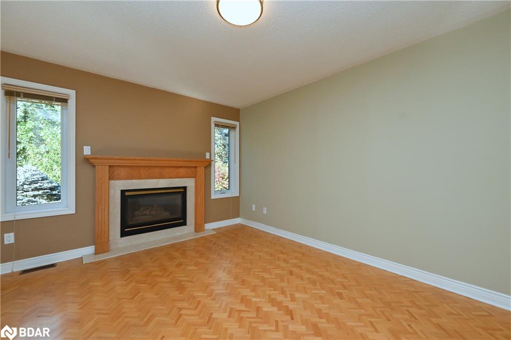 154 King Street S Property Photo 8