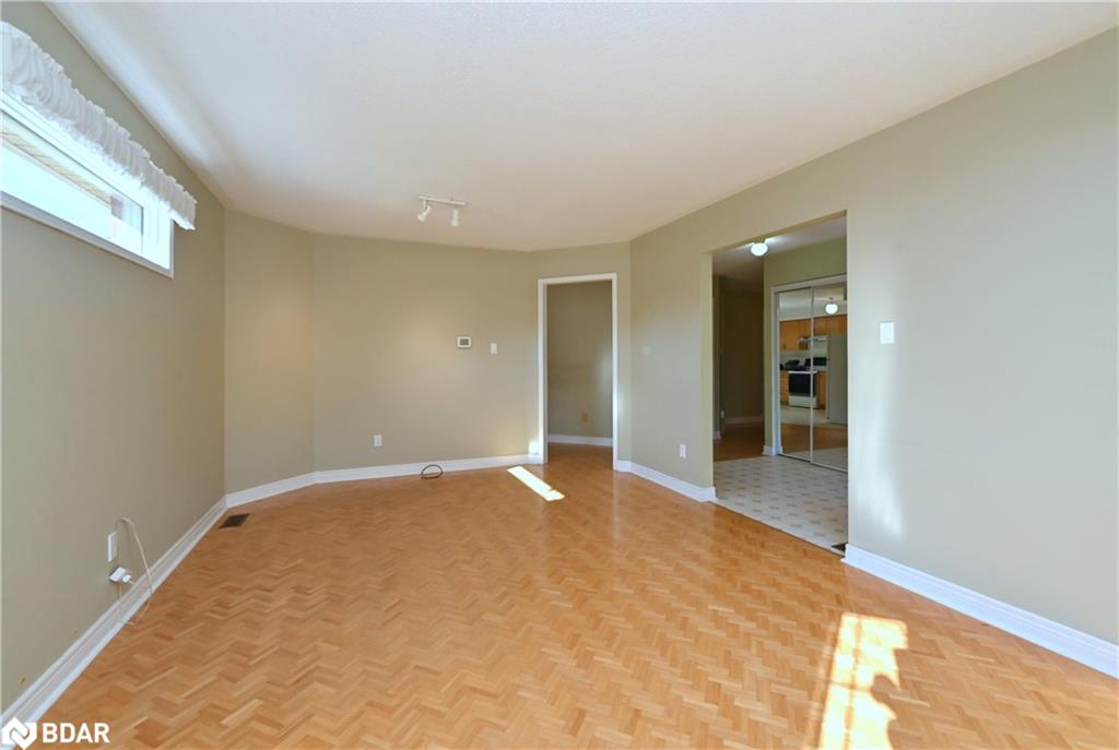 154 King Street S Property Photo 9