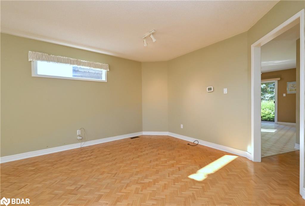 154 King Street S Property Photo 10