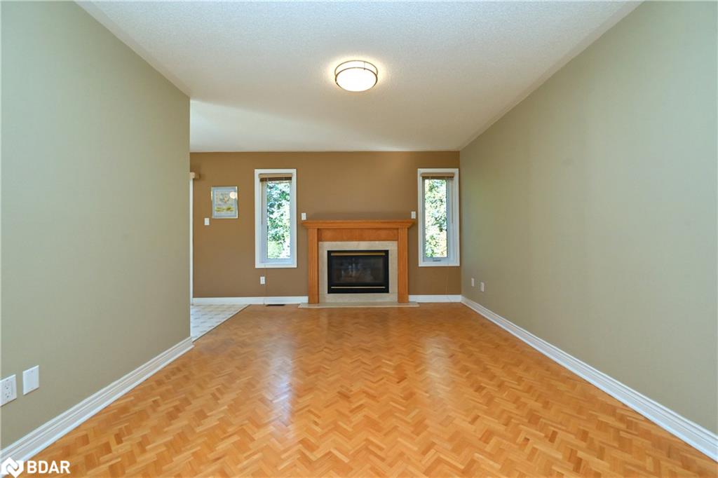154 King Street S Property Photo 11