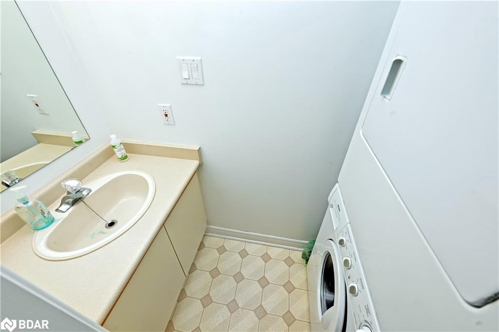 154 King Street S Property Photo 21