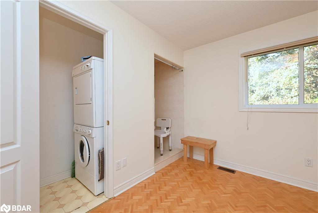 154 King Street S Property Photo 22