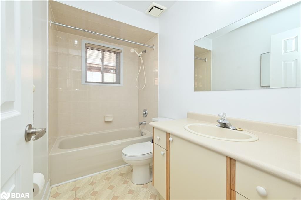 154 King Street S Property Photo 25