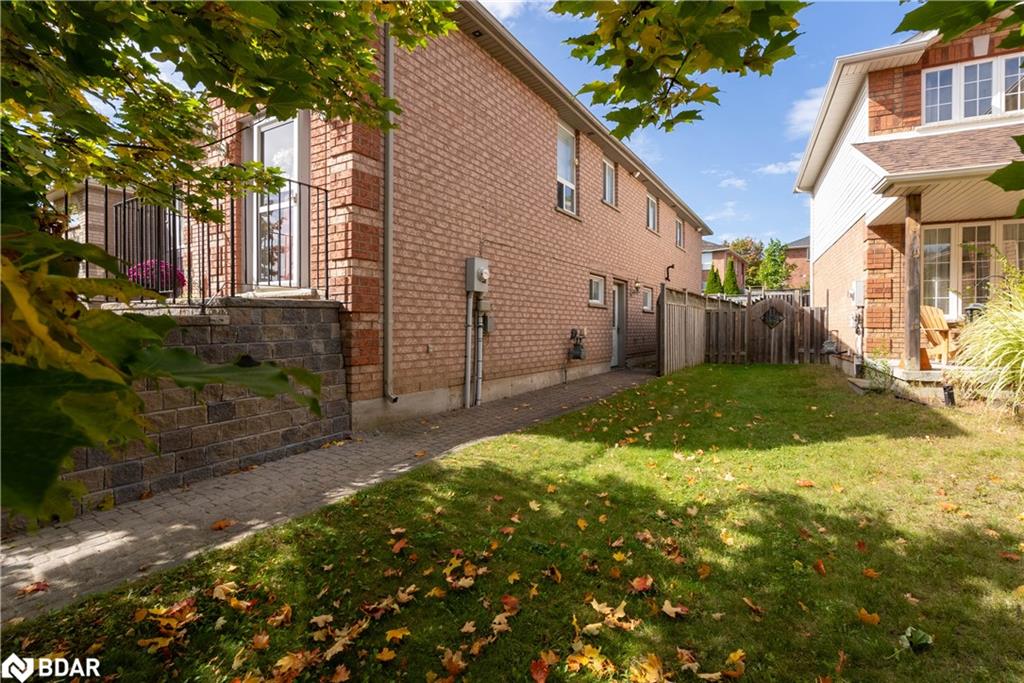 145 Julia Crescent Property Photo 2