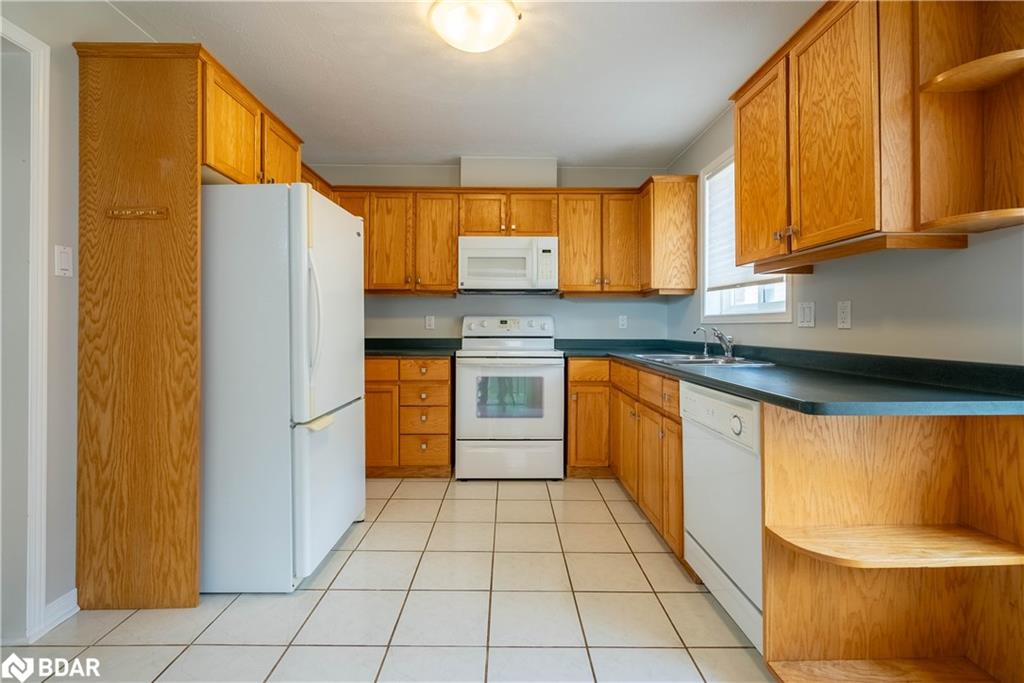 145 Julia Crescent Property Photo 11