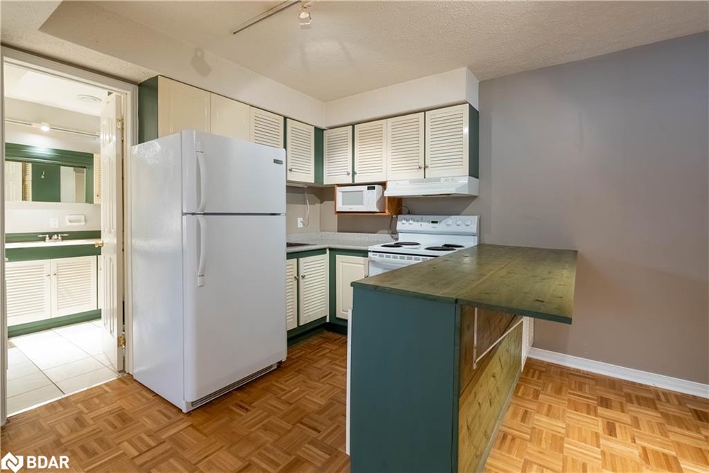 145 Julia Crescent Property Photo 26