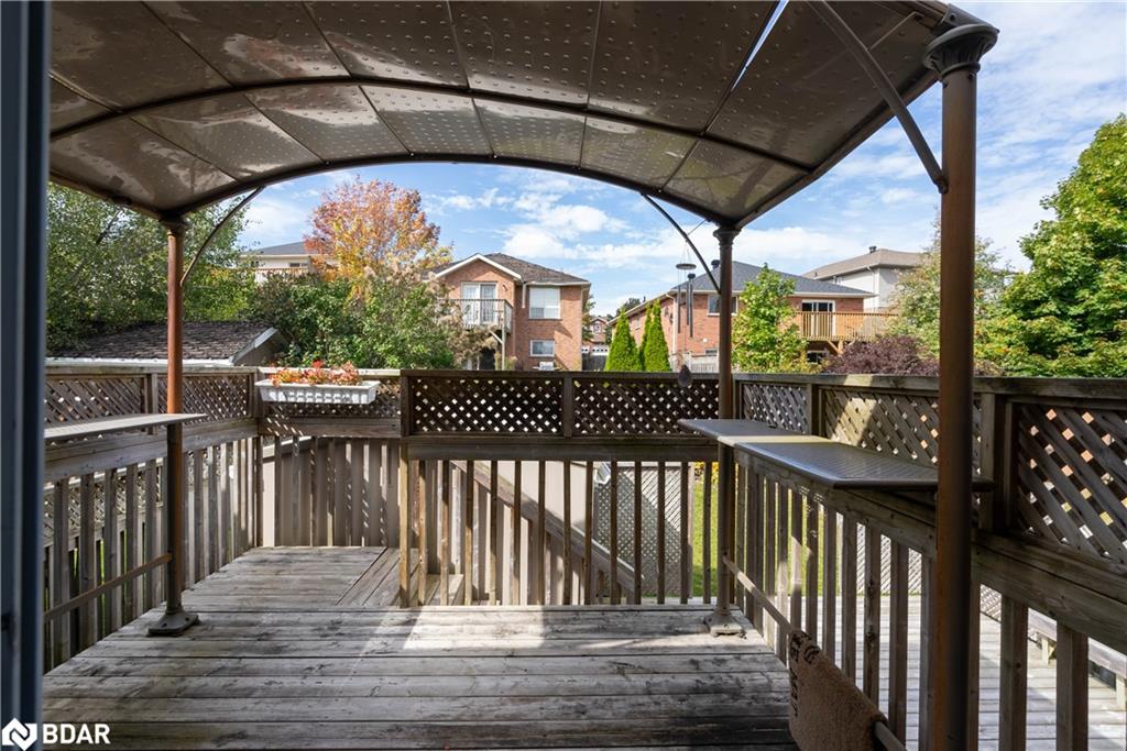 145 Julia Crescent Property Photo 32