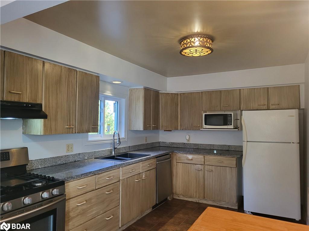 3818 Harry's Lane Property Photo 7