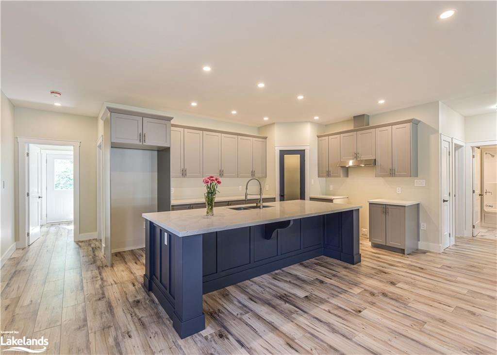 6 Kingbrook Court Property Photo 8