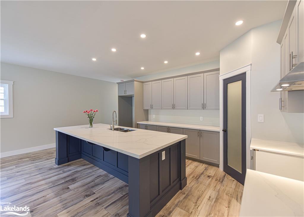 6 Kingbrook Court Property Photo 9