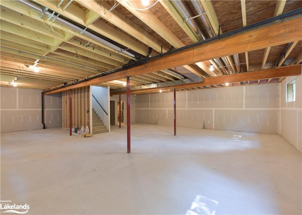 6 Kingbrook Court Property Photo 41