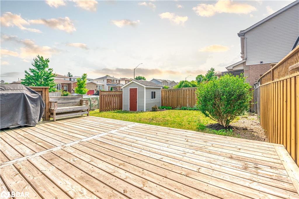 20 Silver Maple Crescent Property Photo 2