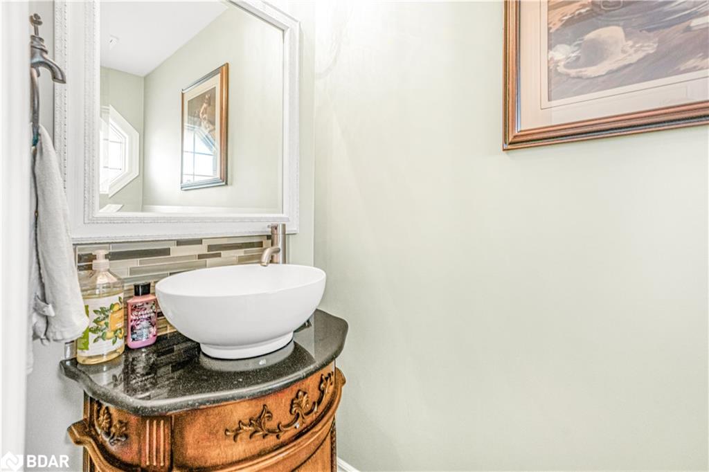 20 Silver Maple Crescent Property Photo 4