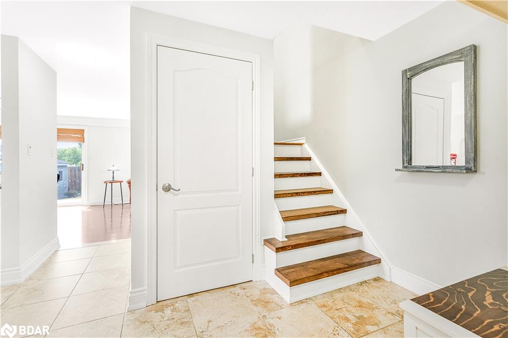 20 Silver Maple Crescent Property Photo 5