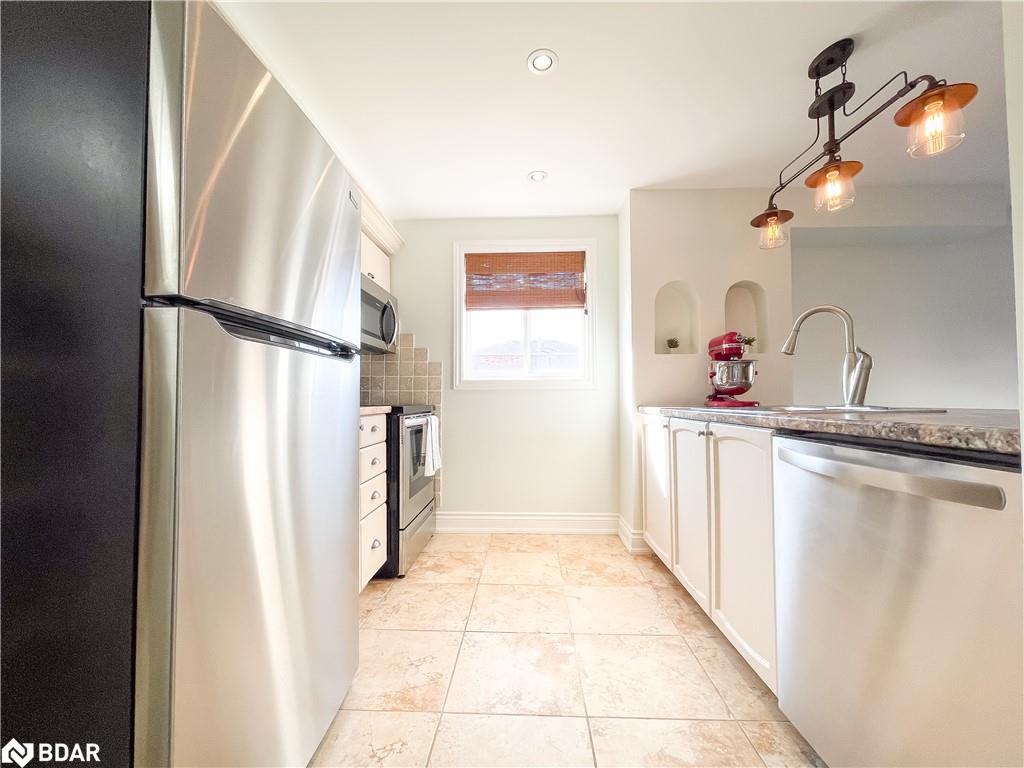 20 Silver Maple Crescent Property Photo 8