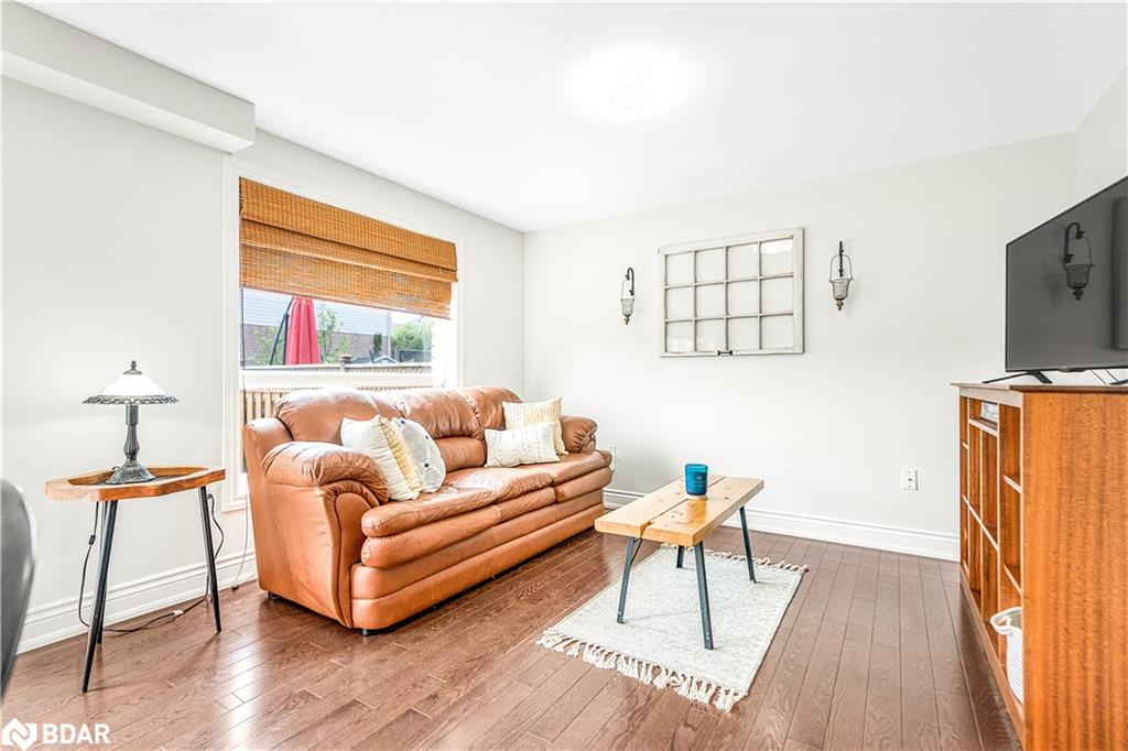 20 Silver Maple Crescent Property Photo 13