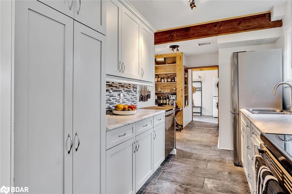 10 Elm Street Property Photo 12